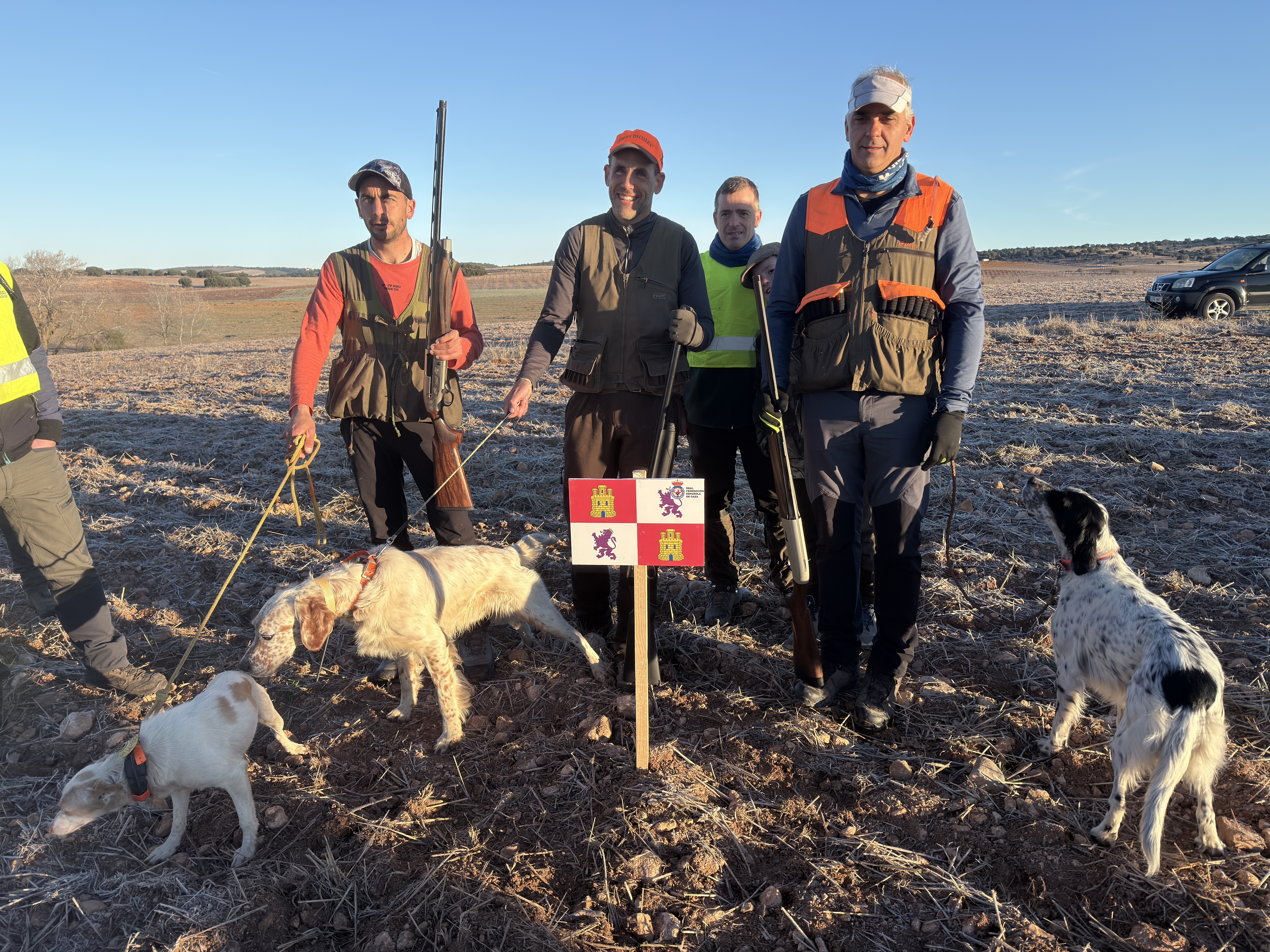 EQUIPO  CYL CAZA PERROS